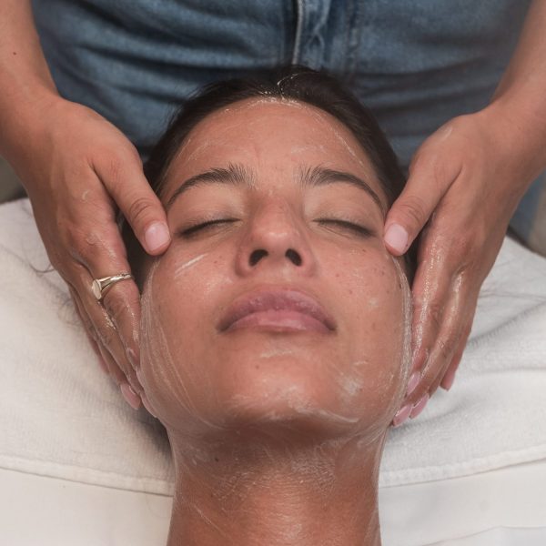 DERMATOLOGÍA Y COSMETOLOGÍA ADVANCE MARKETING